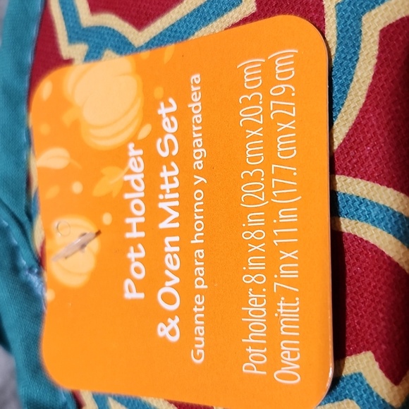 WOMEN OWNED & MAINSTAYS OVEN MITT & POTHOLDER BUNDLE - Picture 8 of 12